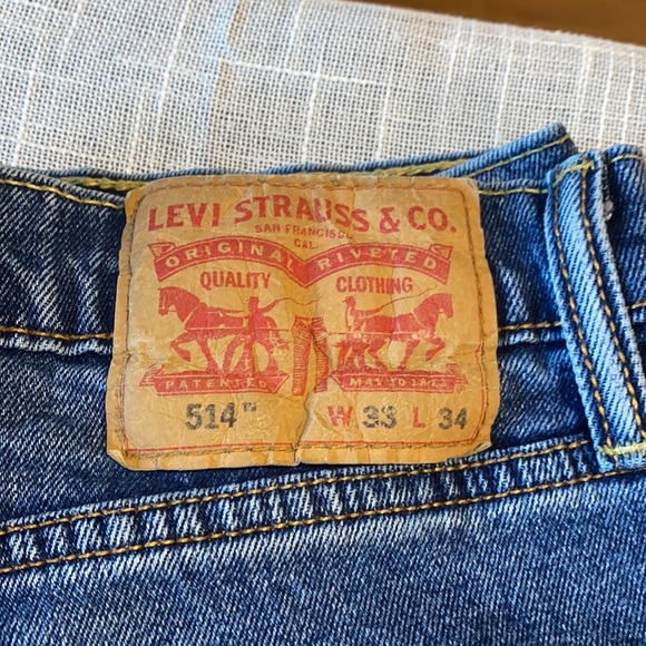 DONATED. Levi Strauss & Co jeans - Picture 3 of 8
